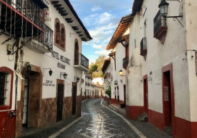 Taxco-Manfred-Madrigal-Unsplash-1-768×1024-1